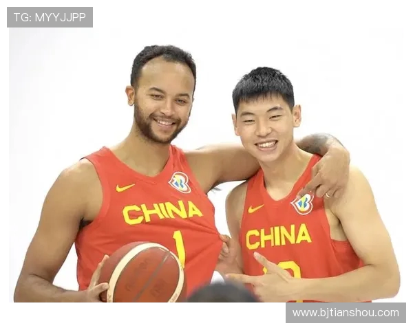 李凯尔社媒晒赛场精彩瞬间 赛场内外展现主场胜利的力量与激情 李凯尔社媒晒赛场精彩瞬间 赛场内外展现主场胜利的力量与激情